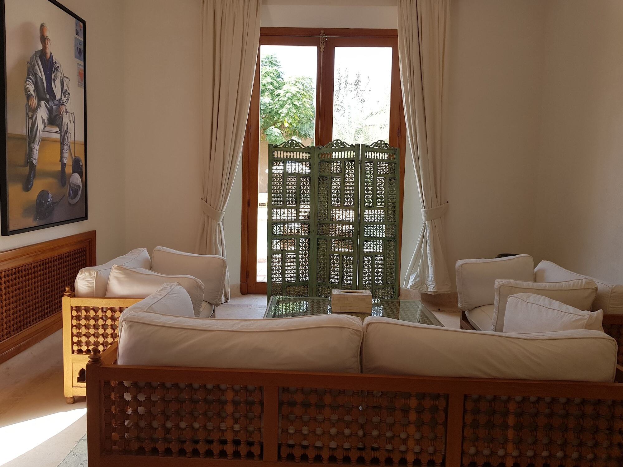 Hotel Palais Claudio Bravo